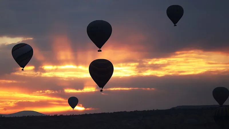 Aksaray'da Balon Faciası! Pilot Hayatını Kaybetti, Turistler Yaralı
