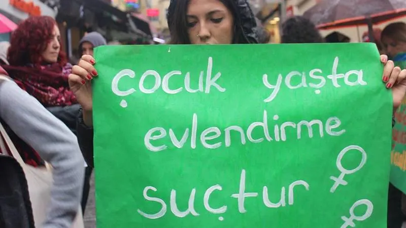BirGün yazarı Aydoğan'dan MÜSİAD'ın 'eğitim süresi kısalsın' talebine tepki: Çocuk yaşta evliliklerin artışına çağrı yapıyorlar!
