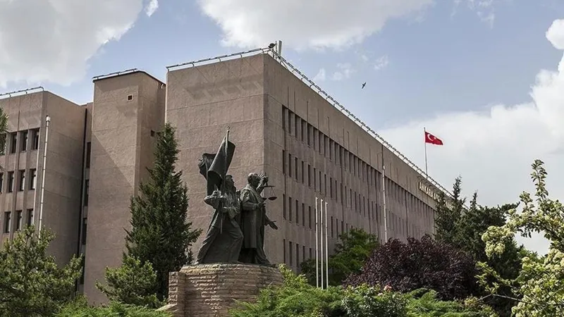 CHP'li Belediyelerde Şok! 8 Tutuklama: Yolsuzluk İddiaları Sarsıyor