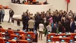 CHP'li vekiller kürsüyü işgal etti: Meclis kapandı