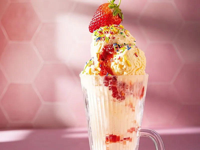 Çilekli Milkshake: Yazın En Serin Tatlısı! (Gizli Tarif)