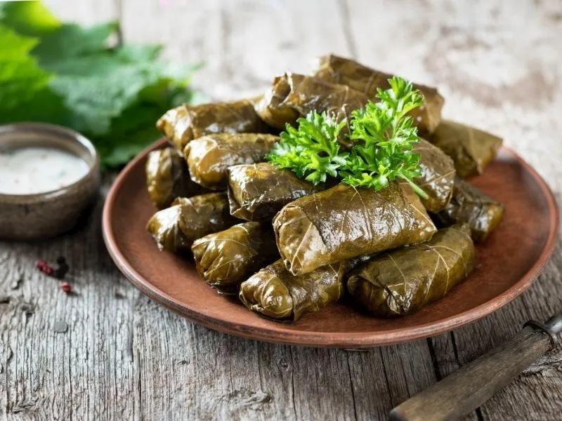 Dut Yaprağı Sarması: Ege'nin Gizli Lezzeti! İşte Tarifi