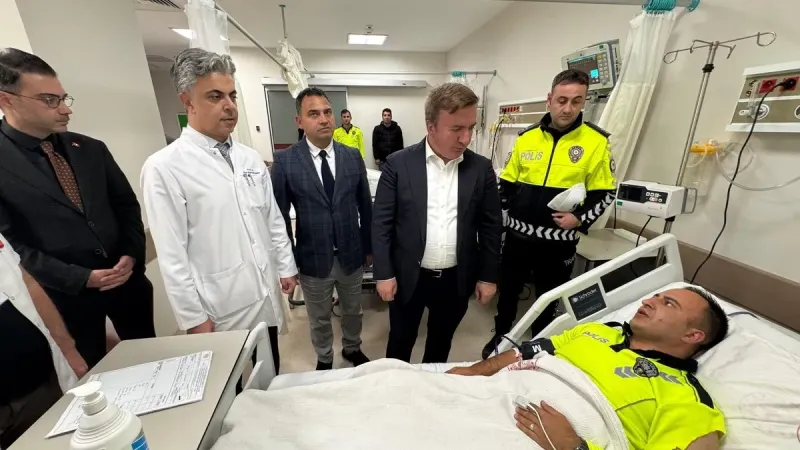 Erzincan'da ekip aracı takla attı: 3 polis memuru yaralandı!