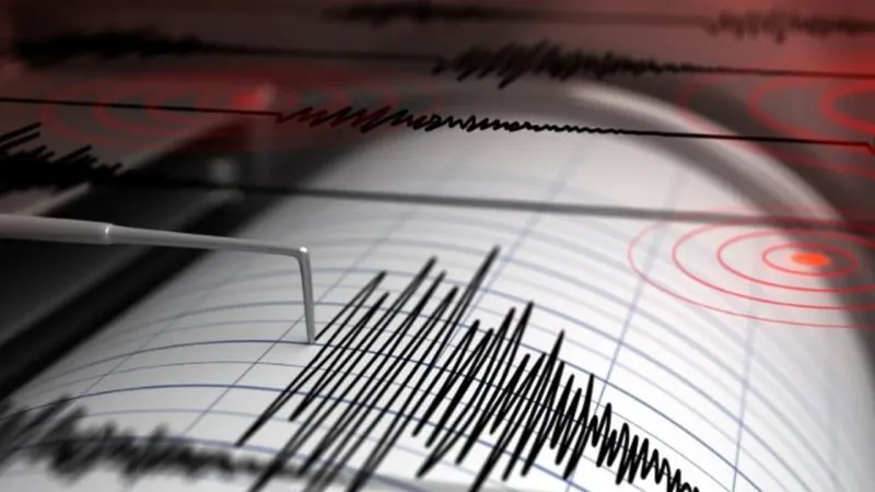 Erzurum Sallandı! 3.9 Şiddetinde Deprem Paniği
