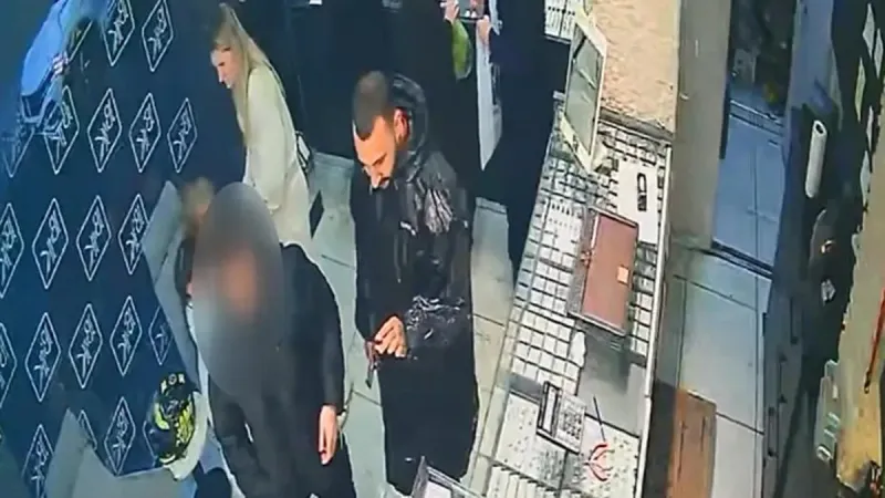 Kumar Borcu! Eşinin Altınlarını Çalan Adam Kuaförde Yakalandı!