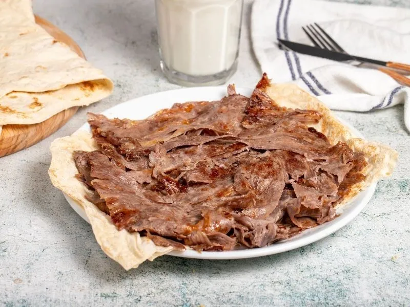 Evde Döner Keyfi: Lokanta Lezzetinde Döner Tarifi!