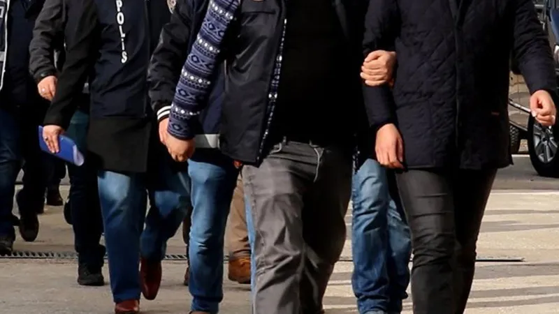 FETÖ'ye 30 şehirde operasyon: 64 şüpheli tutuklandı
