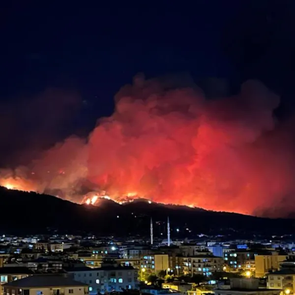 Hatay'da Korkutan Yangın! Alevler Kontrol Altına Alınabildi Mi?