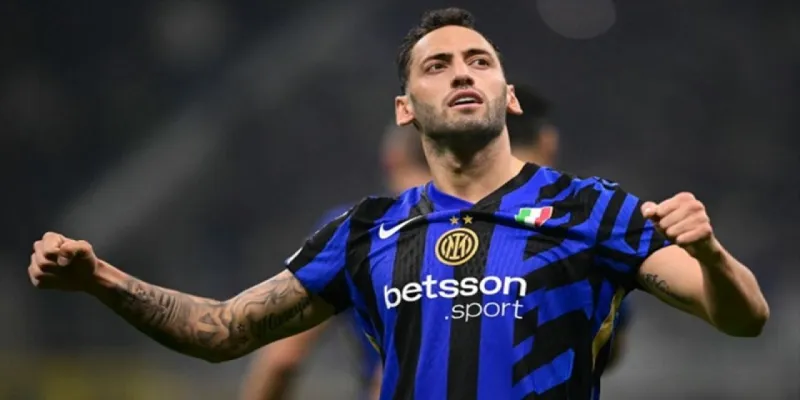 Hakan Çalhanoğlu Galatasaray'a mı? Inter'den Şok Açıklama!