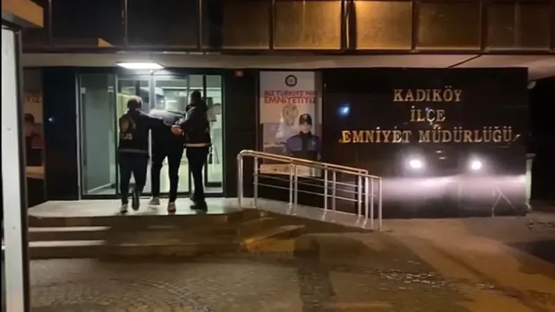 Kadıköy'de Silahlı Saldırı! Galatasaray Taraftarı Neler Yaşadı?