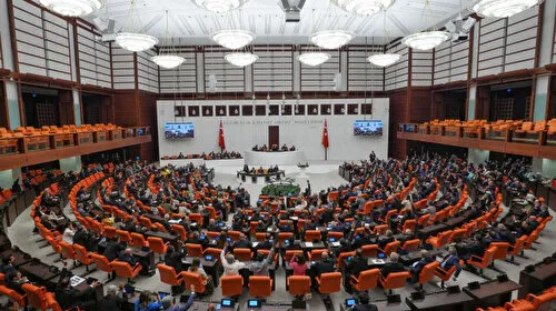 Kamuda 35 yaş sınırı yasalaştı