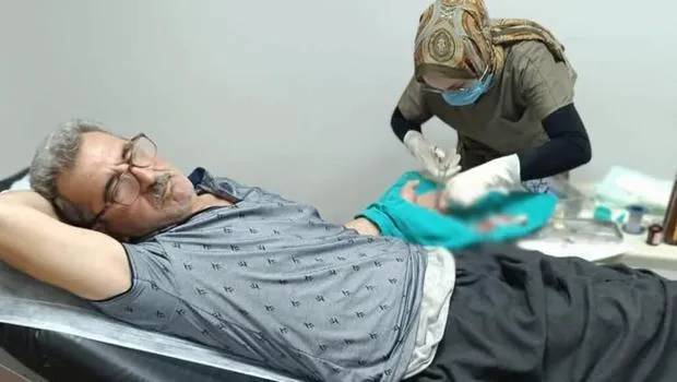 Karpuz Keserken Parmağını Kesti! Sonrası Şok Etti!