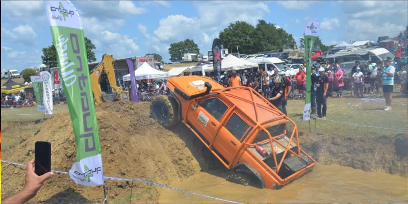 Kocaeli'de Off Road Festivali: Çamur, Heyecan, Adrenalin!