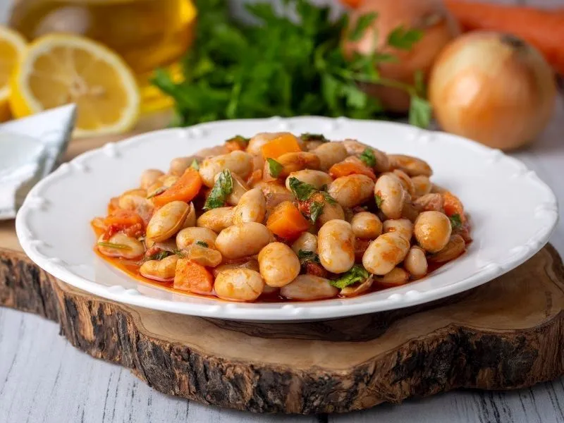 Barbunya Pilaki Tarifi: Yaz Sofralarının Yıldızı! 🌞
