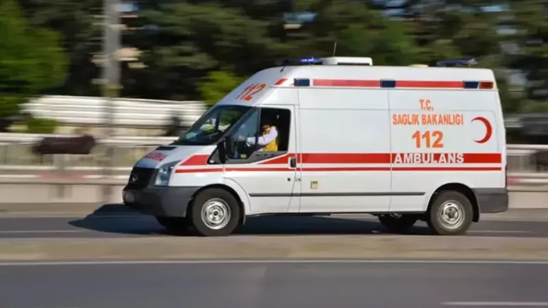 Konya'da tarım işçilerini taşıyan minibüs devrildi, 15 kişi yaralandı
