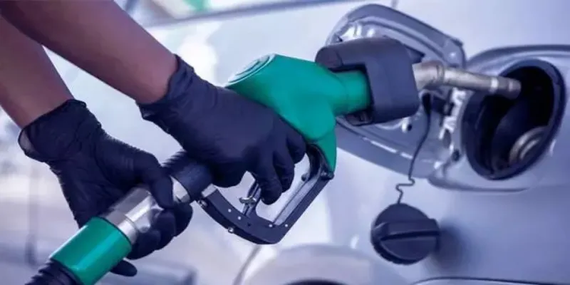 Benzine Zam Şoku! Kur Hareketliliği Cepleri Nasıl Yakacak?
