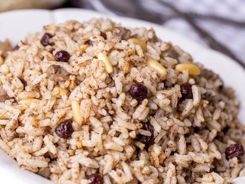 Kuş Üzümlü Pirinç Pilavı Tarifi