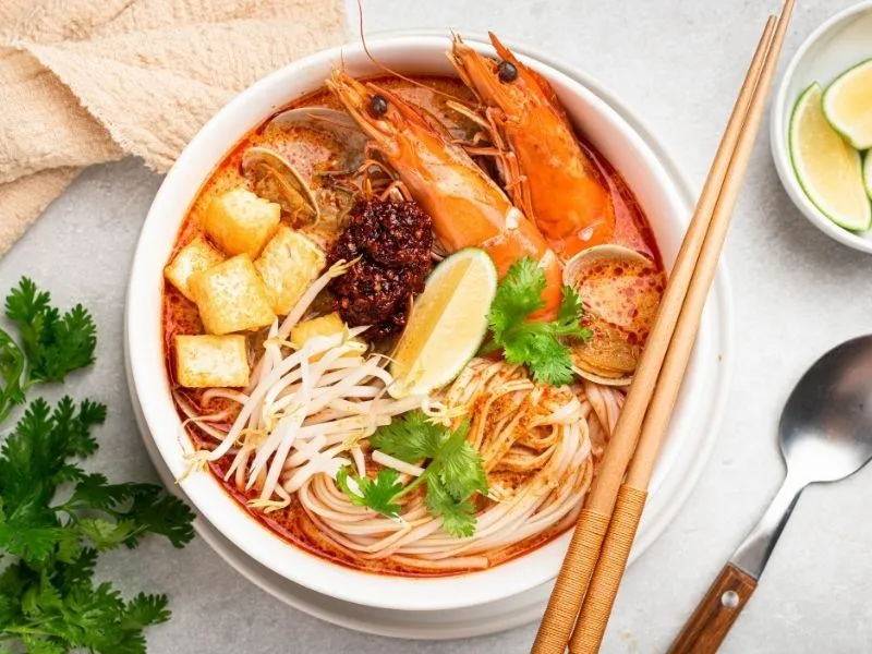 Laksa Tarifi: Asya'nın Gizli Lezzeti Sizi Bekliyor!