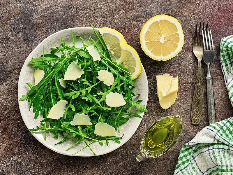 Limonlu Roka Salatası: Şefin Sırrı ile Enfes Tarif!