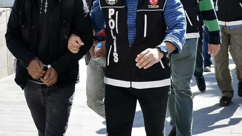 Manisa'da uyuşturucu ticareti yaptıkları iddiasıyla 4 şüpheli tutuklandı