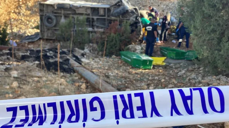 Mersin'deki işçi servisi kazasında can kaybı sayısı 6'ya yükseldi