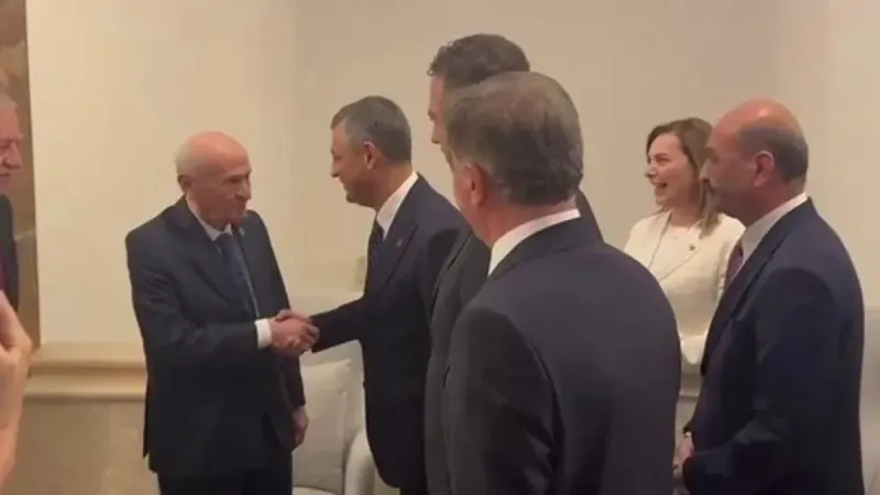 Bahçeli'den Özel'e Şaşırtan Sözler: Çok Hareketlisiniz!