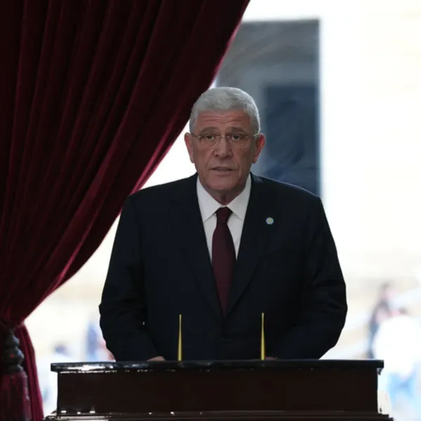 Dervişoğlu'ndan Anıtkabir Ziyareti: Gençlerle Ata'ya Koştu!
