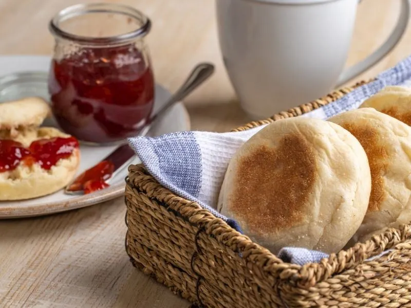 İngiliz Muffin Tarifi: Fırın Yok, Tava Var!