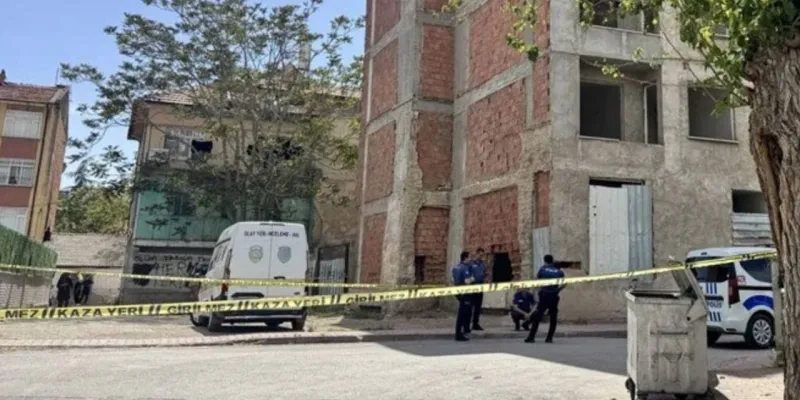 Konya'da İnşaat Şoku! Erkek Cesedi Bulundu, Sır Perdesi Aralanıyor