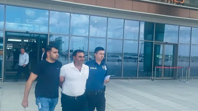 Kırmızı Bültenle Aranan A.P., Mersin'de Havaalanında Yakalandı!