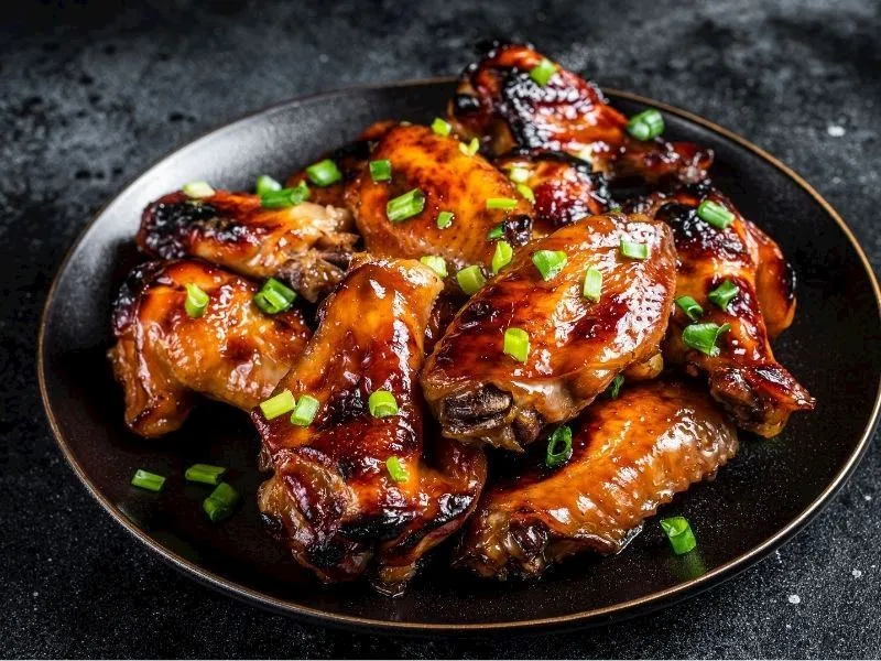 Teriyaki Soslu Tavuk Kanatları: Parmaklarınızı Yiyeceksiniz!