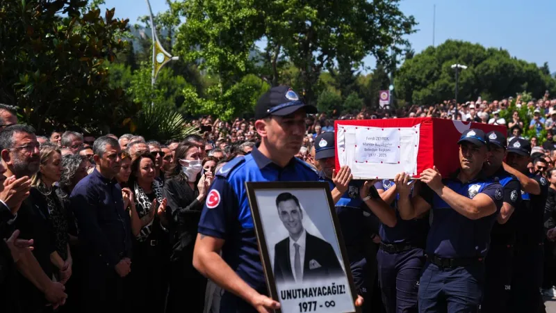 Nurcan Zeyrek ve Özgür Özel hıçkırıklara boğuldu: Ferdi Zeyrek'i böyle anlattılar