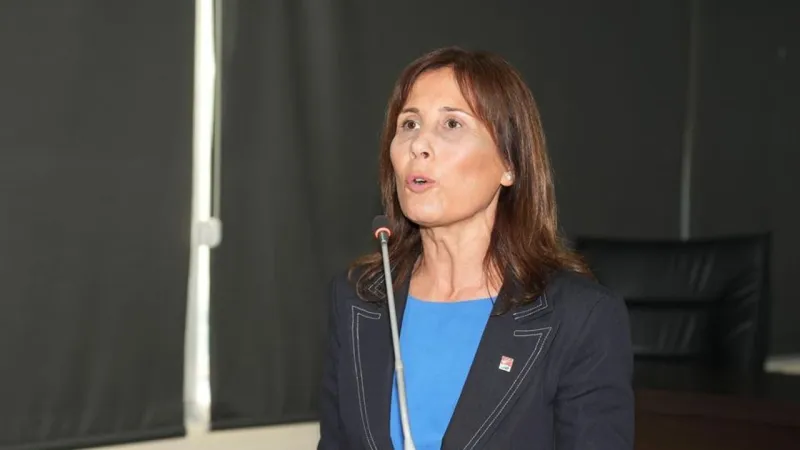 Oya Tekin'den Şok Sözler: Seyhan Halkının İradesi Tutsak!