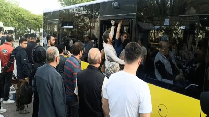 Özel Halk Otobüsleri Kontak Kapattı, Vatandaşlar Mağdur Oldu