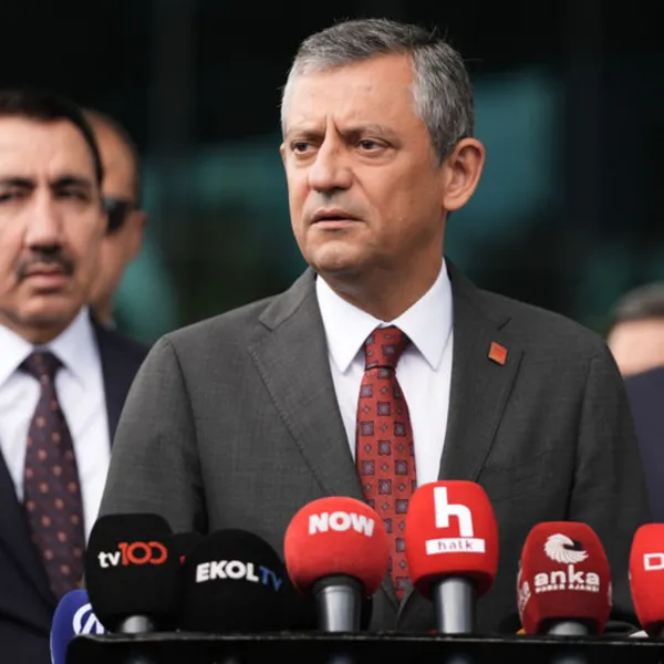 Özel'den İzmir'deki grev hakkında açıklama