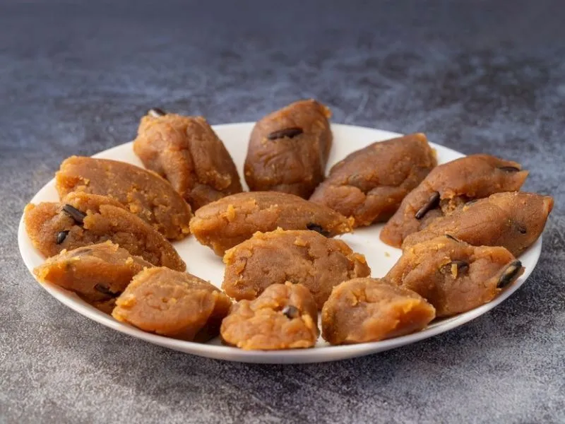Pekmezli Un Helvası Tarifi