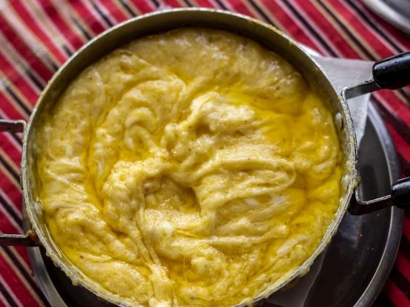 Peynir Eritmesi: Kahvaltıların Yeni Yıldızı! (Tarifiyle)