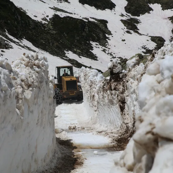 Rize'de Haziran Sürprizi: Yaylalar Kara Teslim!