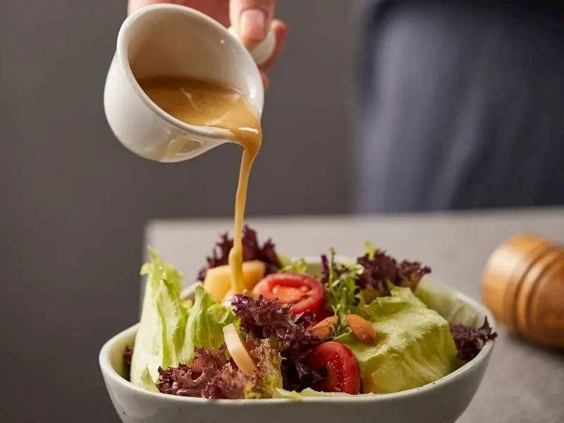 Salata Sosu Sırrı Ortaya Çıktı! İşte Lezzet Patlaması Tarifi