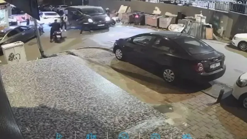 Şişli'de Bıçaklı Yol Kavgası! Motosikletli Saldırganlar Dehşet Saçtı