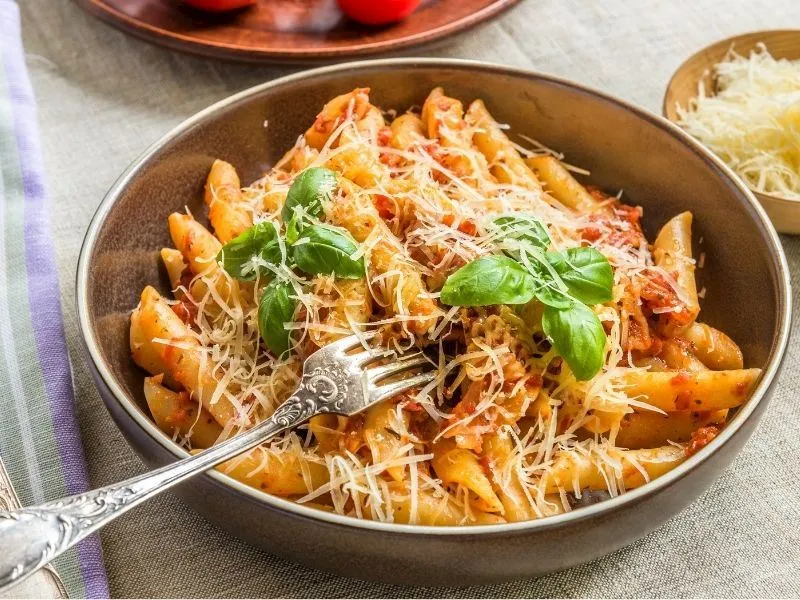 Spaghetti All'arrabbiata: Acı Severler Buraya! İtalyan Lezzeti