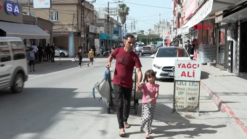 Yaşı küçük ama yüreği büyük: 6 yaşında babasına yol gösteriyor