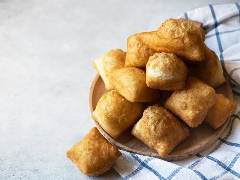 Yoğurtlu Hamur Kızartması: Çıtır Lezzet, Pratik Tarif!